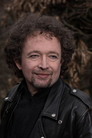 Hennen Bernhard Autor